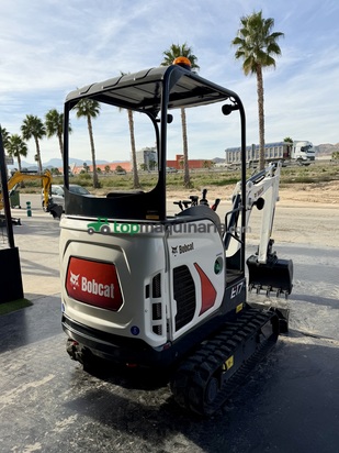 Excavadora Bobcat E17