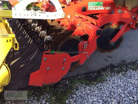 Grada rotativa - Pöttinger - terradisc 3001