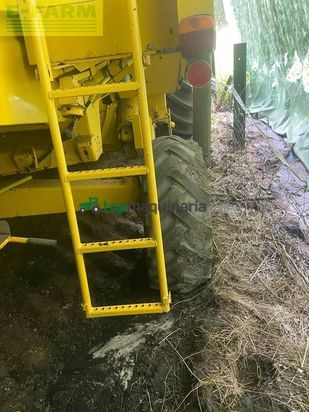 Cosechadora de Cereal - New Holland - tx 68 plus