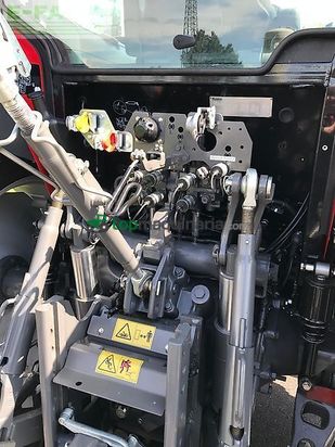 Tractor agrícola - Massey Ferguson - mf 5711 dyna-4