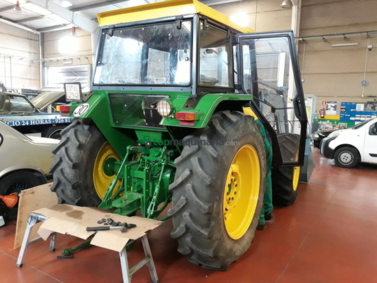 Tractor agrícola - John Deere - 2450DT con Pala Leon