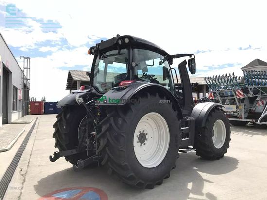 Tractor agrícola - Valtra - n135
