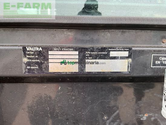 Tractor agrícola - Valtra - a93 tractor (st25537)