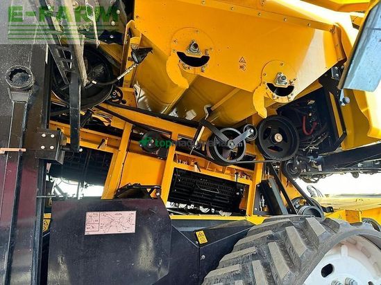 Cosechadora de Cereal - New Holland - cr 8.80 raupe 8,53m sw + sww