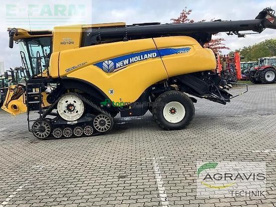 Cosechadora de Cereal - New Holland - cr 9.90 raupe