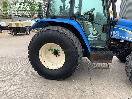 Tractor agrícola - New Holland - t5050 tractor (st25988)