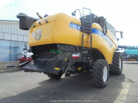 Cosechadora de Cereal - New Holland - cx8-70