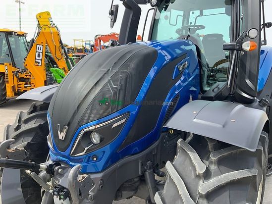 Tractor agrícola - Valtra - t194 versu tractor (st26215)