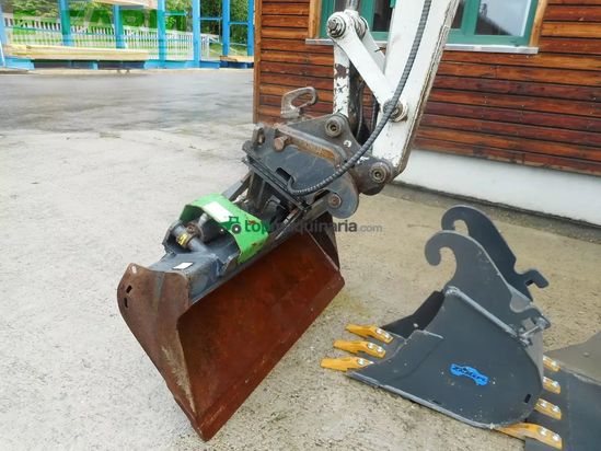 Excavadora - Takeuchi - tb 250 ( 4.965kg ) hydr. sw + 2 löffel + alle le