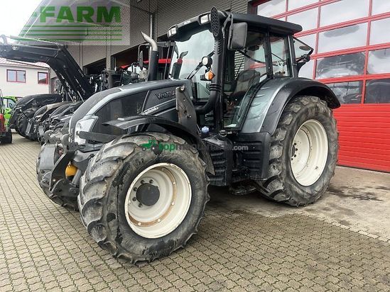 Tractor agrícola - Valtra - n 123 versu Versu