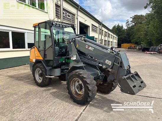 Minicargadora -  - giant v 6004 t