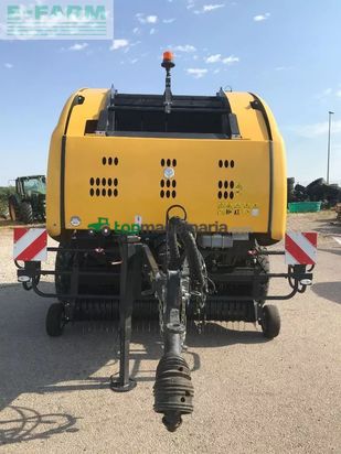 Empacadora gigant - New Holland - roll belt 180