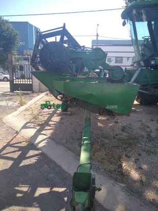 Cosechadora de Cereal - John Deere - 1072