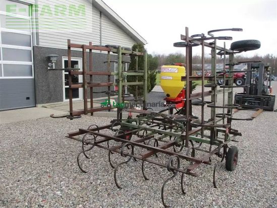 Combinado de siembra -  - såbedsharve med martofte efterafgrødespreder