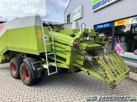 Empacadora gigant - Claas - quadrant 2200 rc