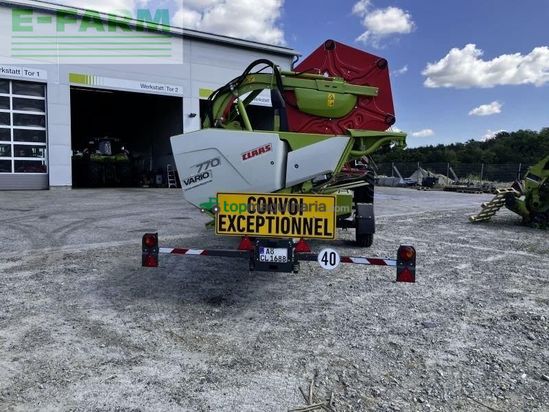 Cosechadora de Cereal - Claas - trion 740 tt mit v 770