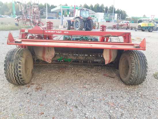 Segadora acondicionada - Kverneland - Taarup 4032