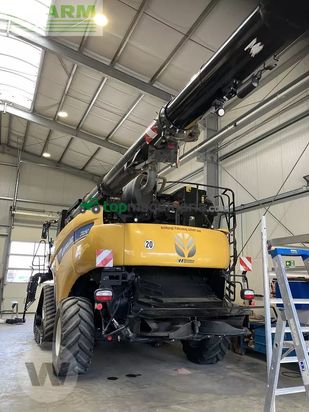 Cosechadora de Cereal - New Holland - cr 10.90