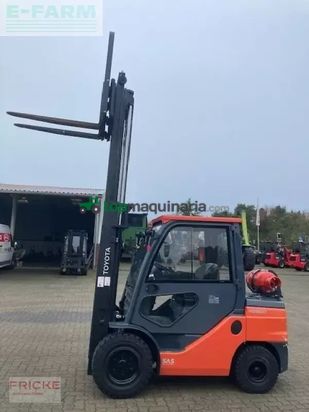 Elevadora - Toyota - 02-8fgjf35