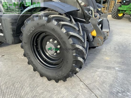 Tractor agrícola - Valtra - n135 active tractor (st27903)