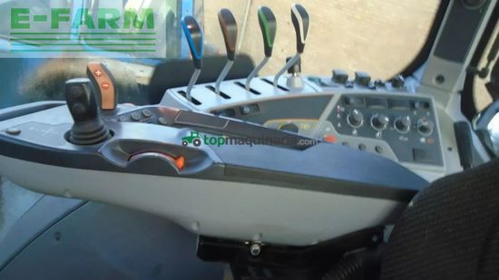 Tractor agrícola - Valtra - kun kørt 1130 timer