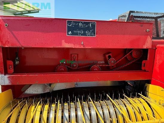 Empacadora gigant - New Holland - 570