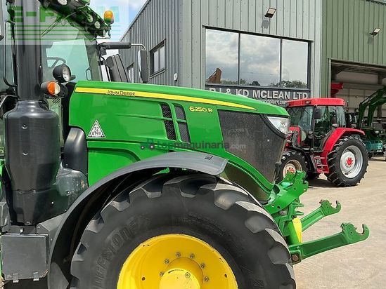 Tractor agrícola - John Deere - 6250r tractor (st27159)