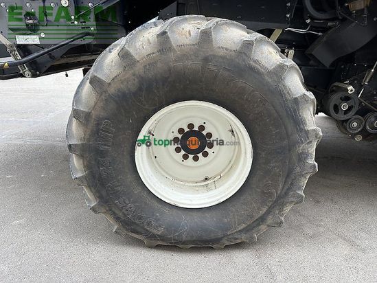 Cosechadora de Cereal - New Holland - cr 10.90