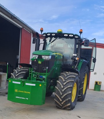 Contrapeso tractor con cajón porta herramientas