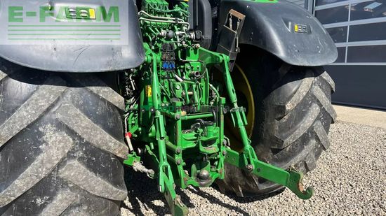 Tractor agrícola - John Deere - 6215r med frontlift og front pto på