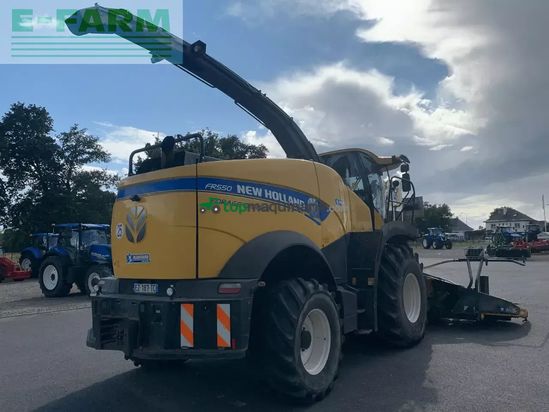 Cosechadora de Cereal - New Holland - fr 550