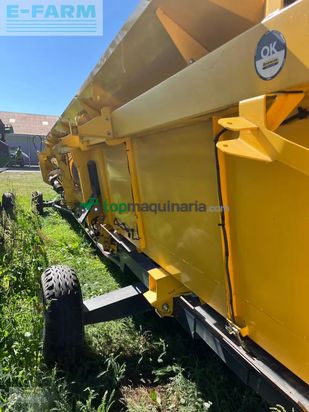 Cosechadora de Cereal - New Holland - cr 9070
