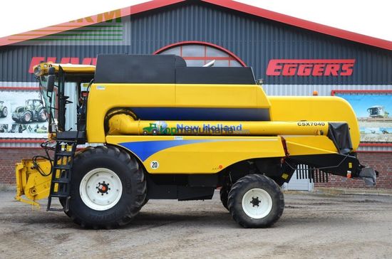 Cosechadora de Cereal - New Holland - csx 7040