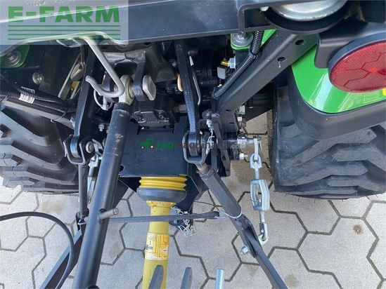 Tractor agrícola - John Deere - 1026r + matev schneeschild + salzstreuer