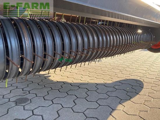 Empacadora gigant - Claas - quadrant 5300 fc