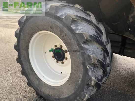 Cosechadora de Cereal - New Holland - fr 600