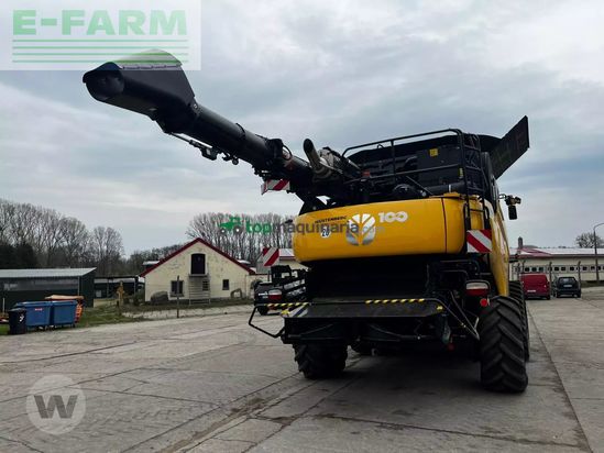 Cosechadora de Cereal - New Holland - cr 8.90