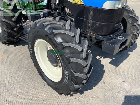 Tractor agrícola - New Holland - td5030 tractor (st23208)