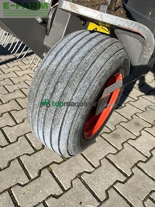 Empacadora gigant - Claas - quadrant 5300 rc