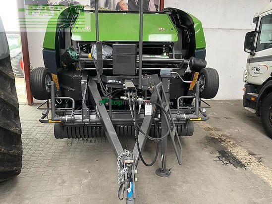 Empacadora gigant - Fendt - rotana 130f