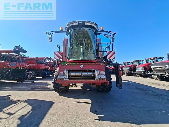 Cosechadora de Cereal - Case IH - 6130