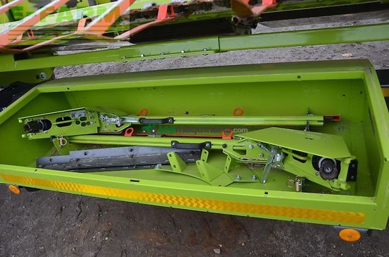 Cosechadora de Cereal - Claas - trion 740 terra trac