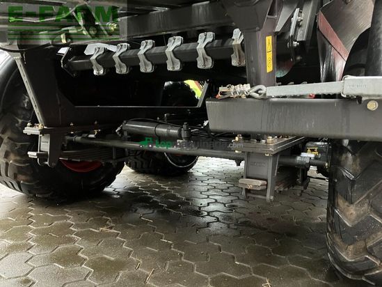 Empacadora gigant - Claas - quadrant 5300 fc + krassort sc 180