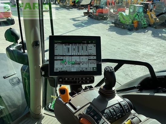 Tractor agrícola - John Deere - 6215r premium edition tractor (st26204)