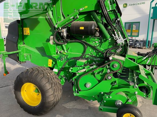Empacadora gigant - John Deere - V451 M