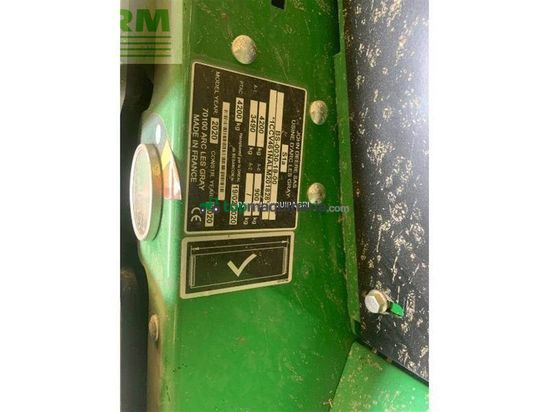 Empacadora gigant - John Deere - v461m