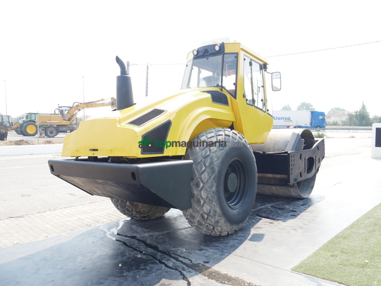 Rodillo compactador - Bomag BW 211