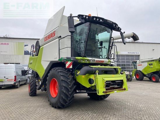 Cosechadora de Cereal - Claas - trion 530 mit sw v 680