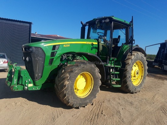 Tractor agrícola - John Deere - 8230