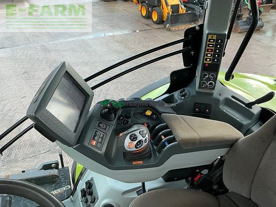 Tractor agrícola - Claas - 810 axion tractor (st25759)